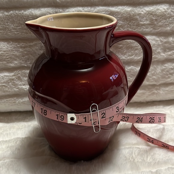Le Creuset 9” dark red pitcher - Picture 2 of 8